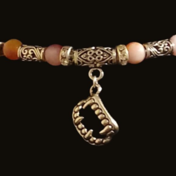 Vampire Teeth Red Stone Beaded Bracelet - Picture 6 of 6